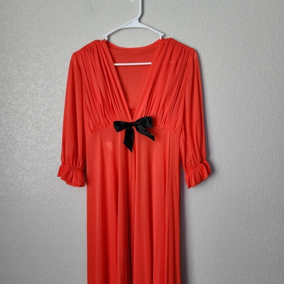FIGURETTES x VINTAGE 60's red long maxi dressing gown lingerie night gown nylon - Picture 3 of 9